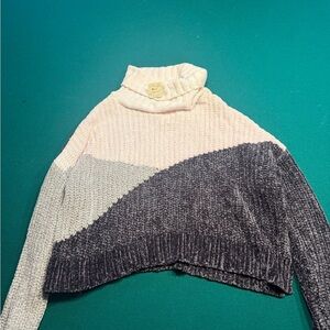 NWT Super soft knit Colorblock Turtleneck Sweater